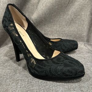 Nine West Rocha Black Lace Pumps Preowned size 7.5